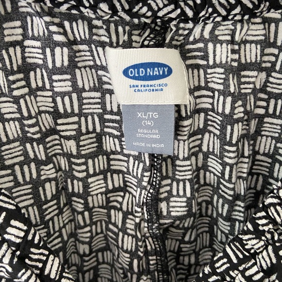 Old Navy Loose fit Tee Shirt Blouse with Fringe like Detail - Size Youth XL - 14 - Picture 4 of 6